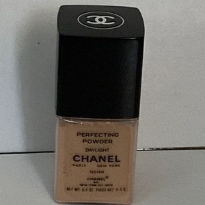 CHANEL PERFECTING LOOSE POWDER IN  DAYLIGHT SHAKER